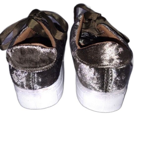 Qupid Reba Retro Inspired Green Velvet Fashion Sneaker Size 5.5 - Picture 4 of 9